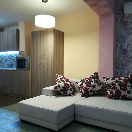 Studio Magelan Apartment Ruse Bagian luar foto